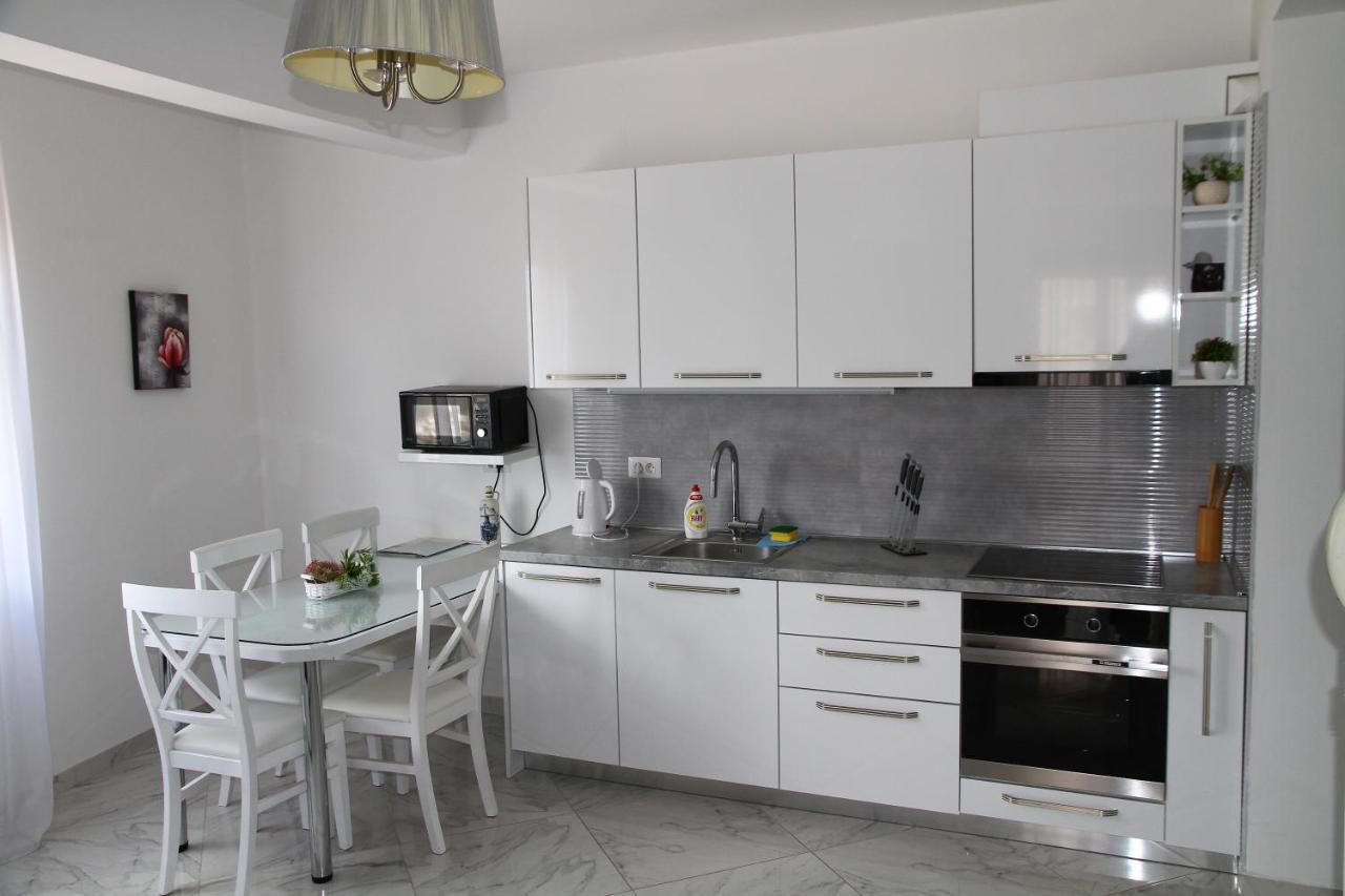 Bella Costa Apartment Dobra Voda Exterior photo